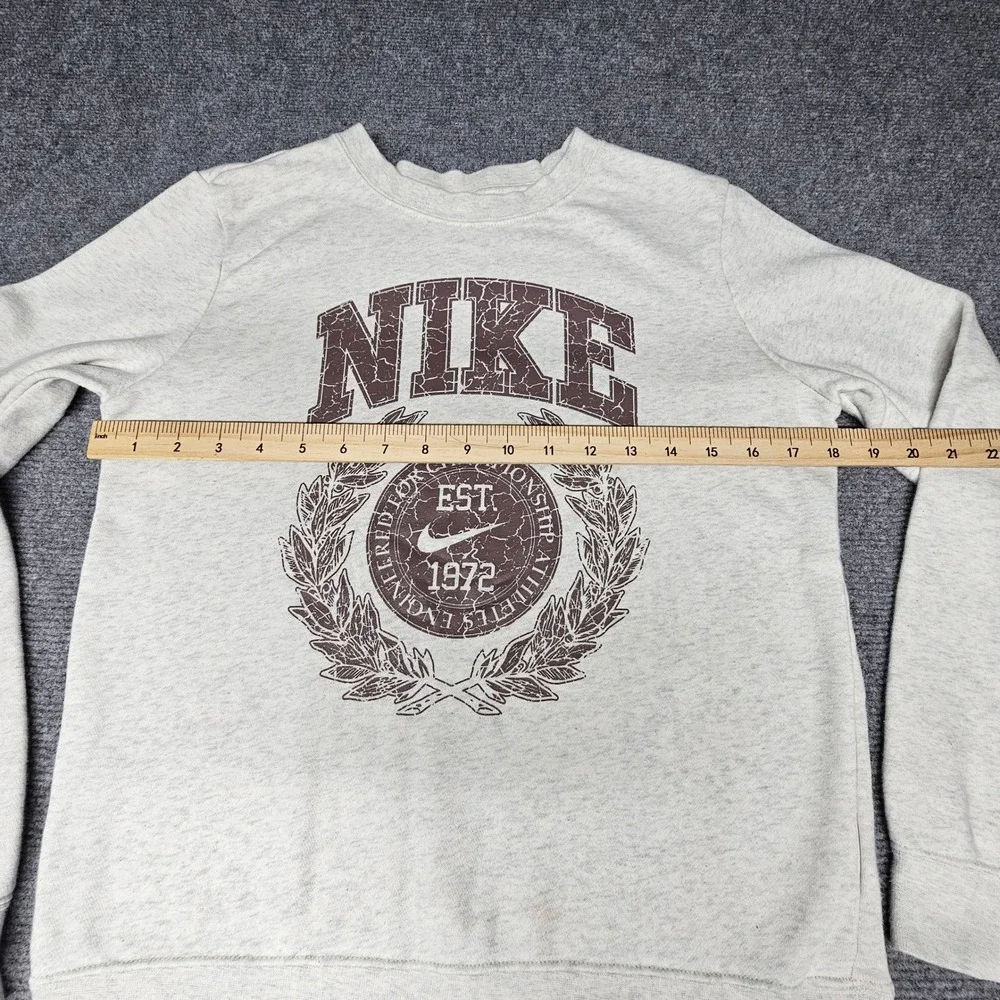 Nike Women's Sportswear Club Crewneck Fleece Sweatshirt Medium